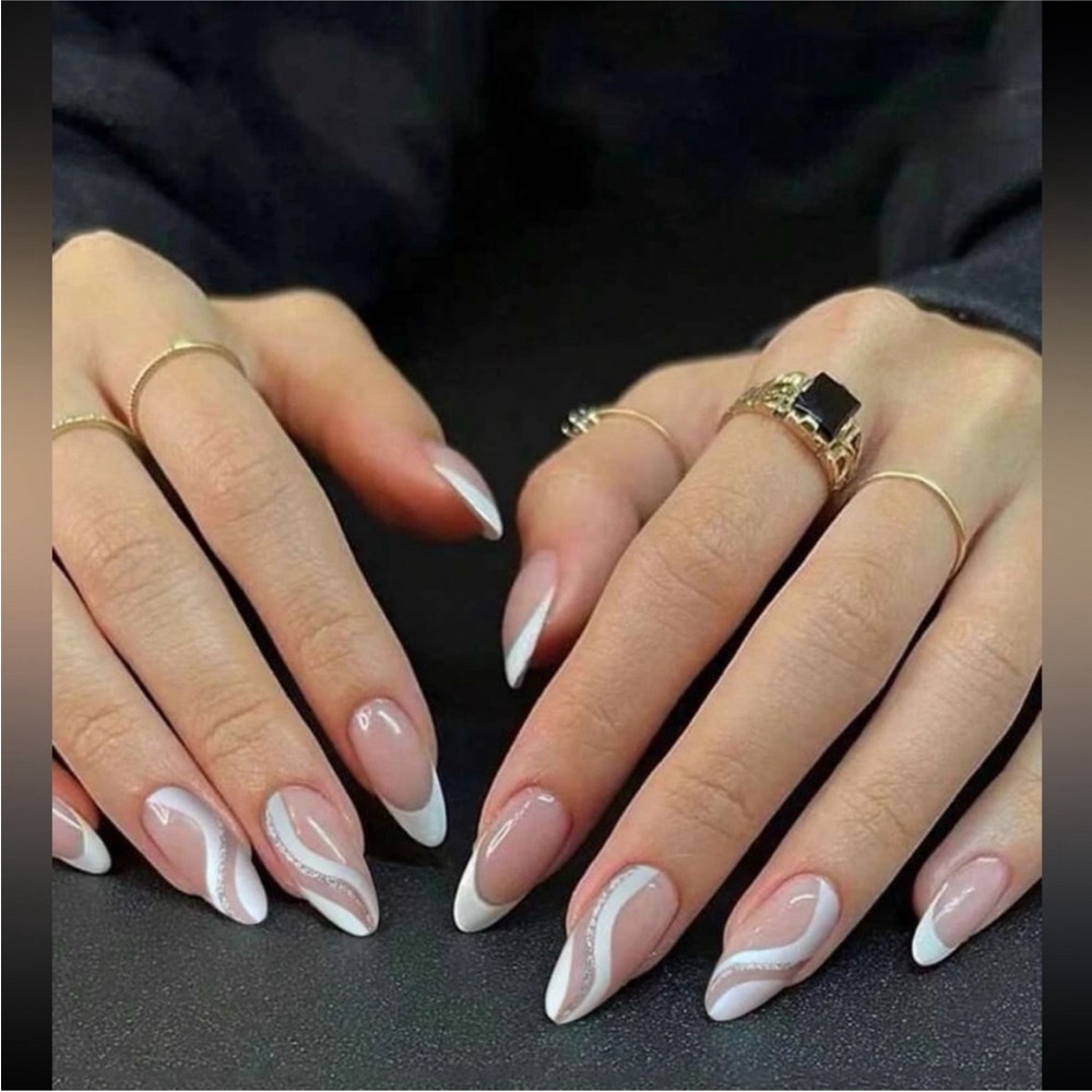 24 Piece White & Glitter Swirl Pattern Press on Nails